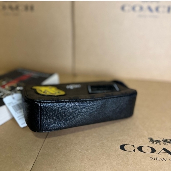 COACH wristlet cherry limited - Picture 3 of 5